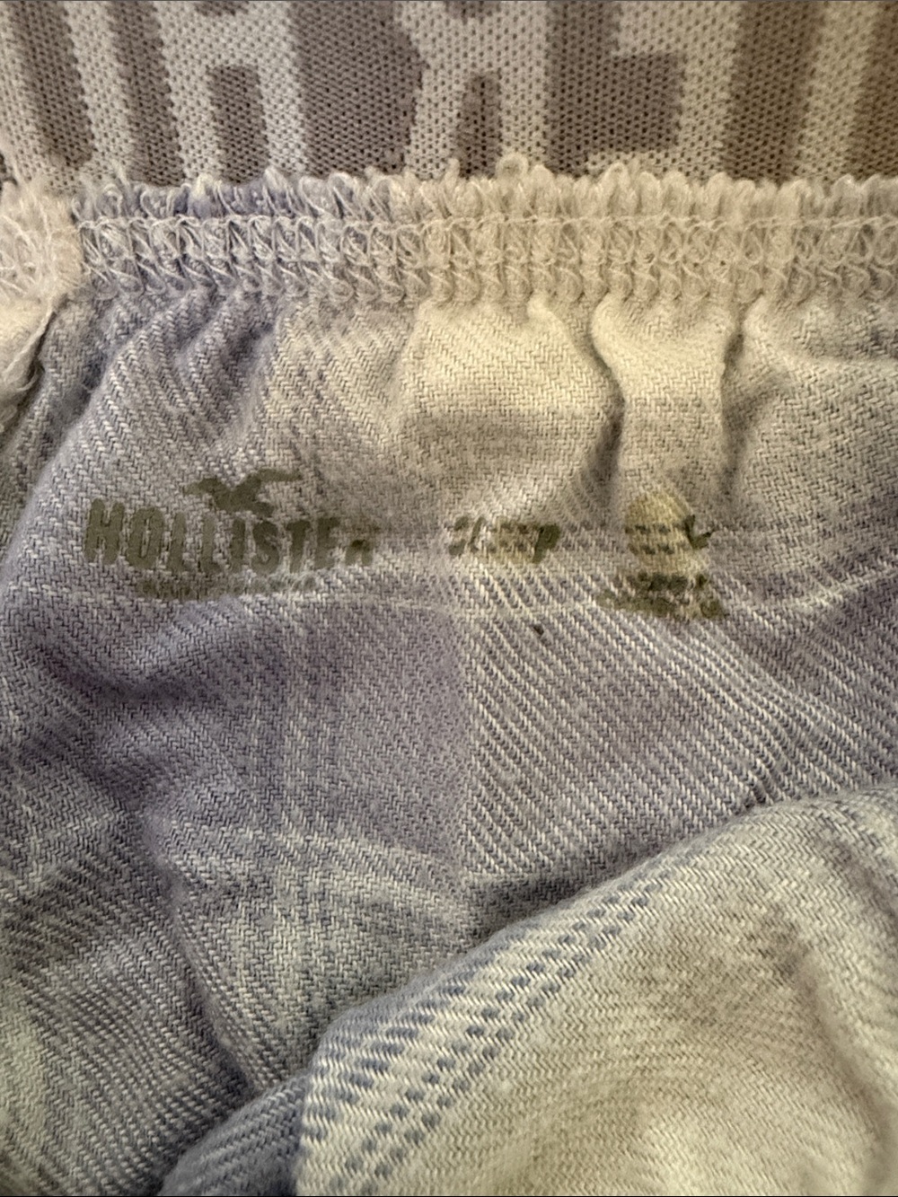 Bundle Hollister pajama shorts and pants - Picture 3 of 4